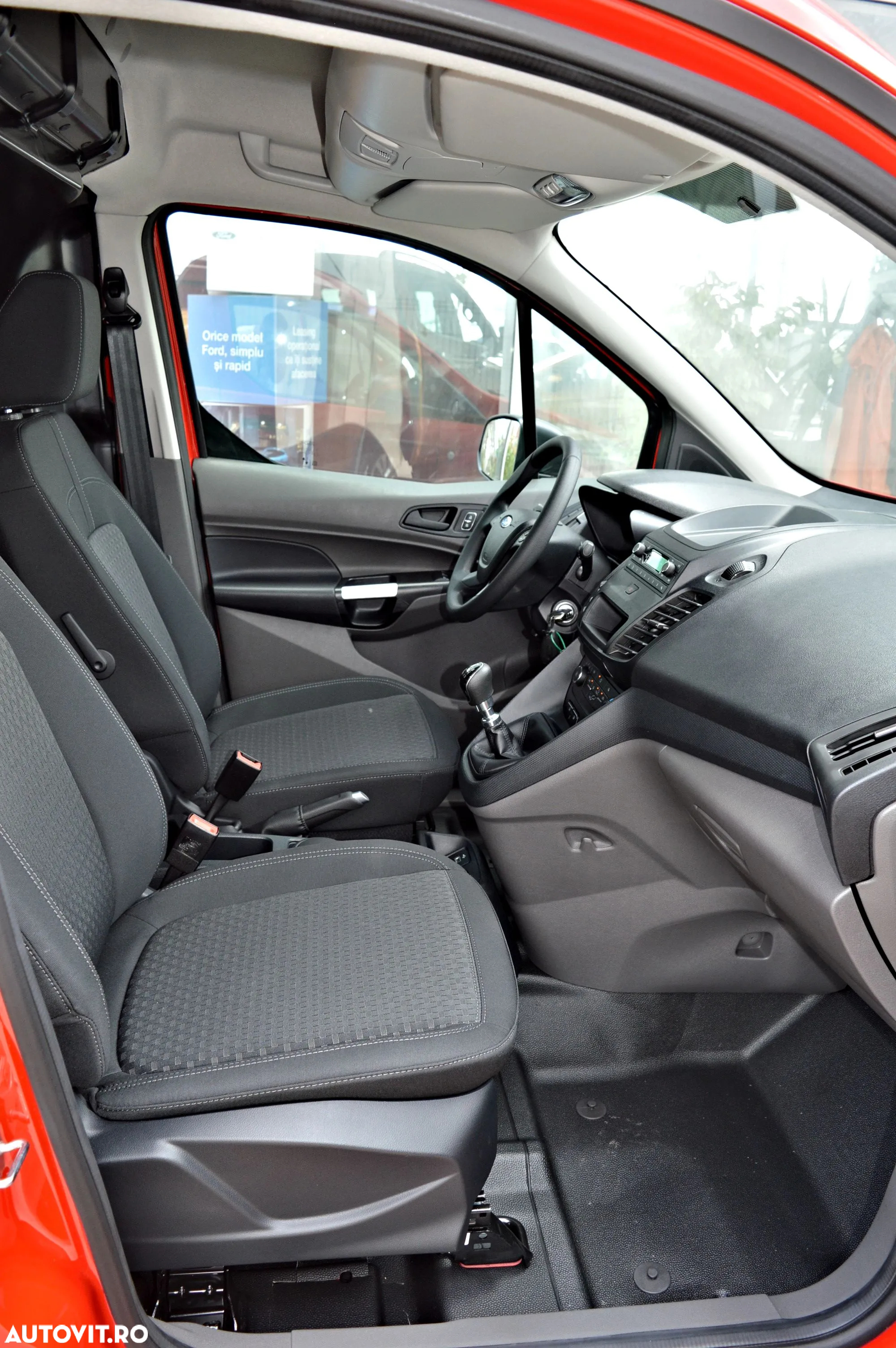 Ford Transit Connect - 13