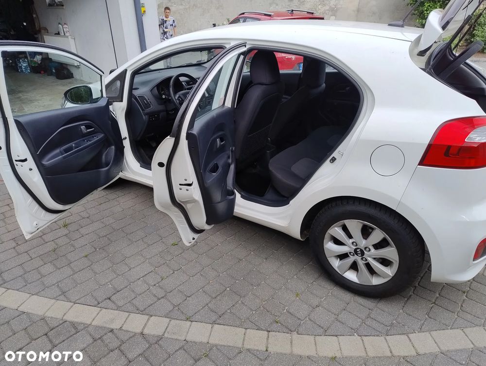 Kia Rio - 5