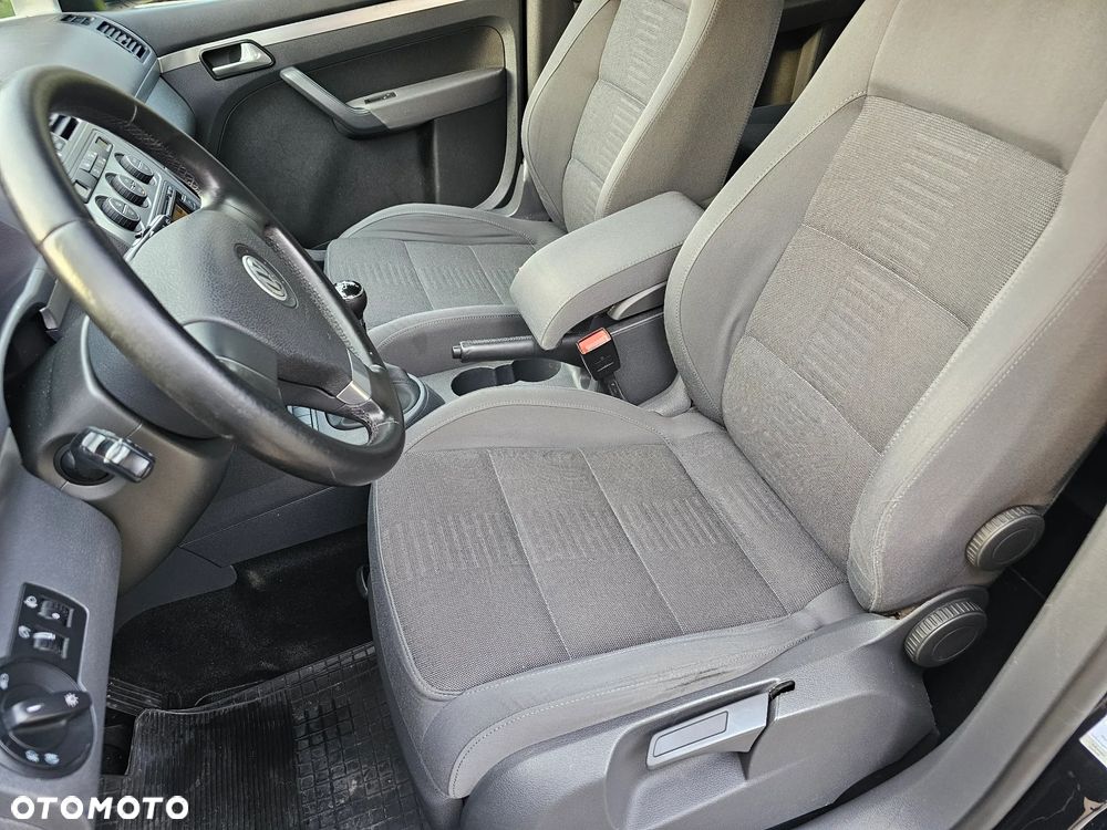 Volkswagen Touran 2.0 TDI DPF Highline - 10