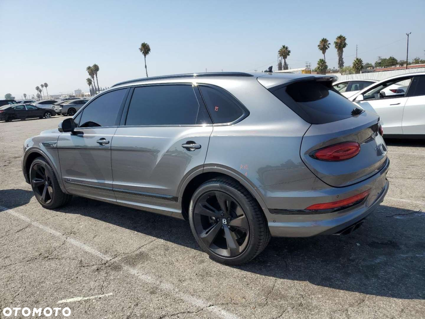 Bentley Bentayga - 12