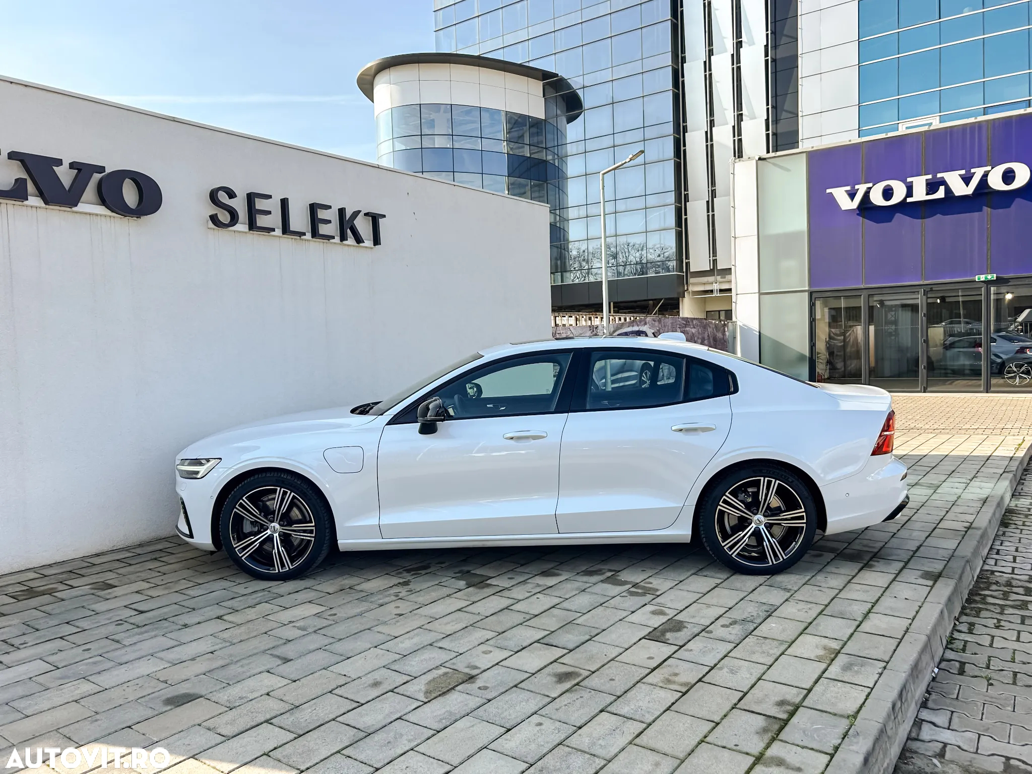 Volvo S60 T8 eAWD R-Design - 6