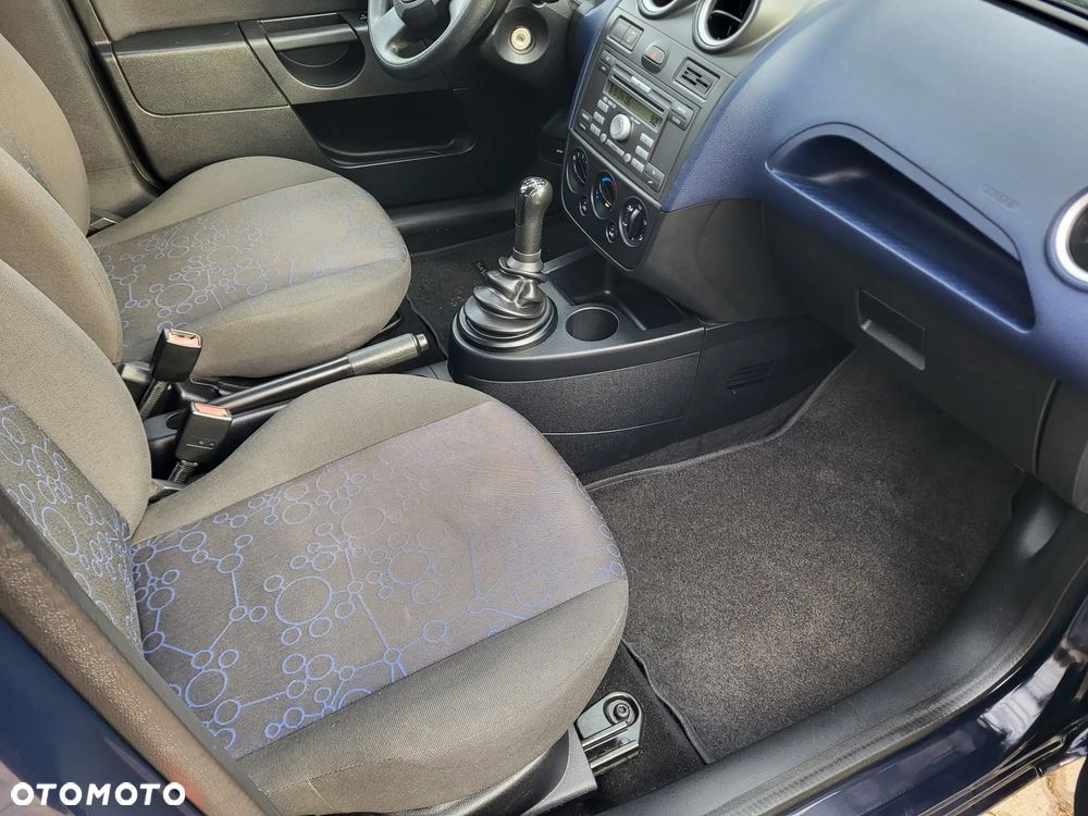 Ford Fiesta 1.3 Trend - 11