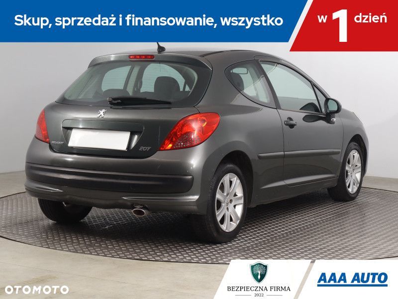 Peugeot 207 - 6