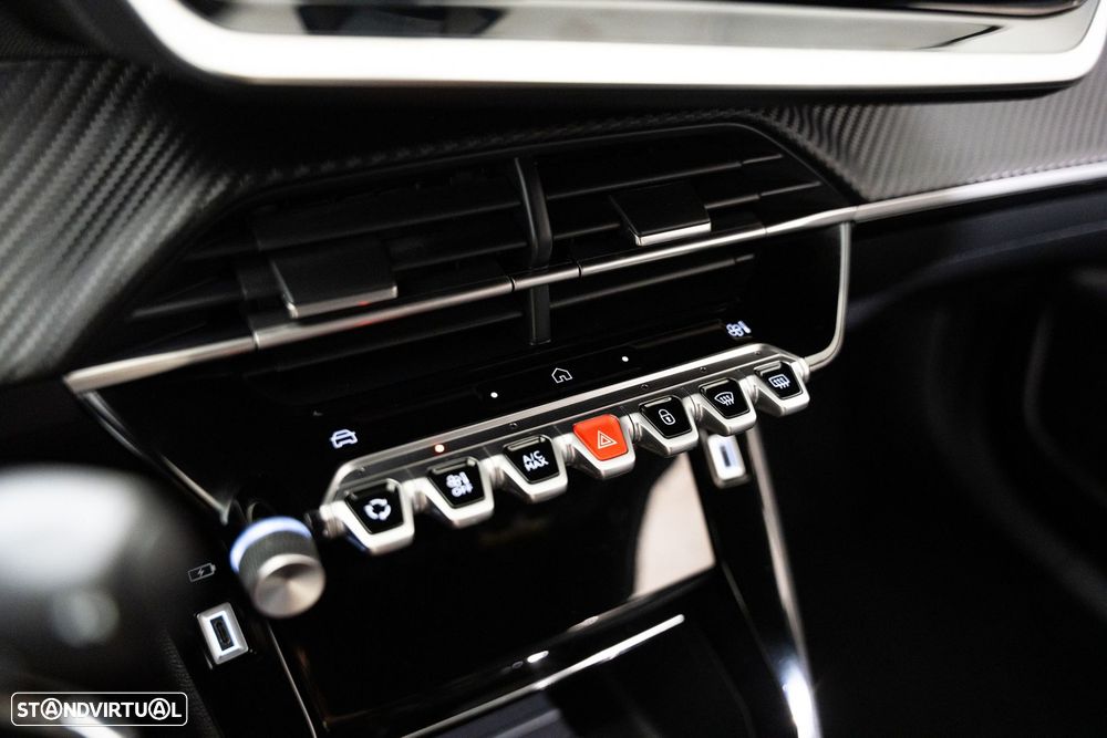 Peugeot 2008 1.2 PureTech Allure EAT8 - 18