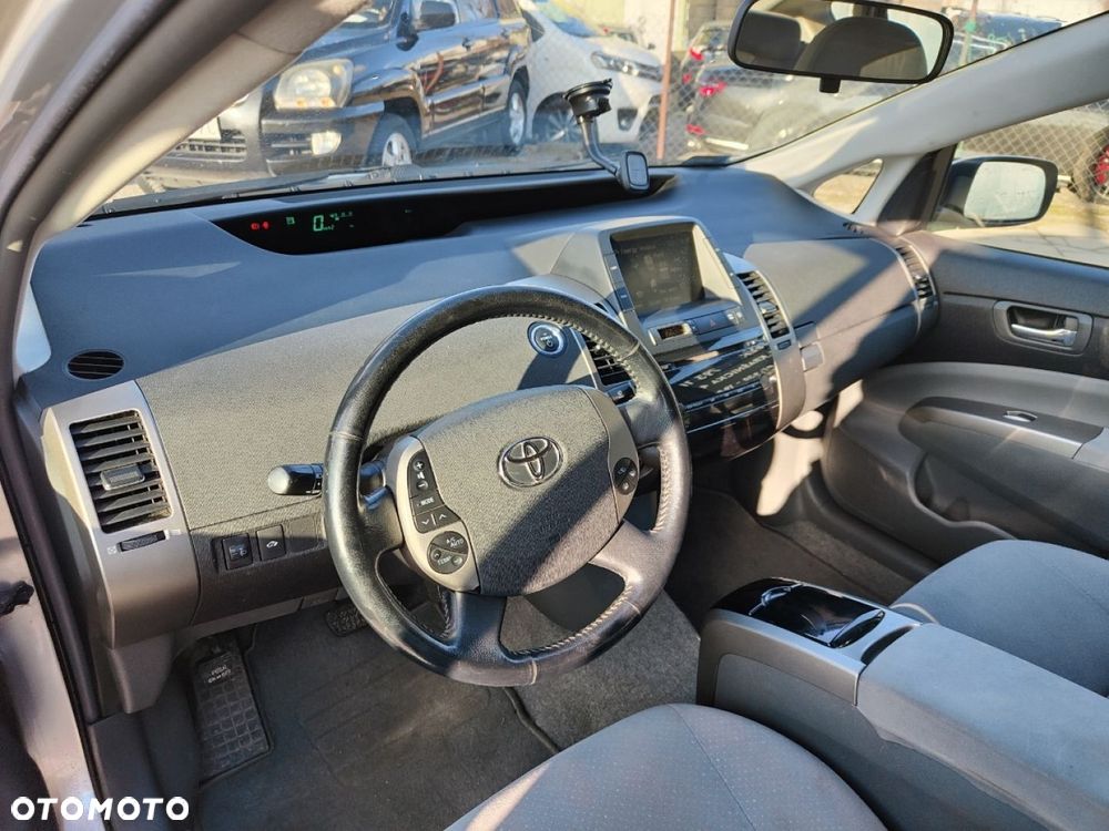 Toyota Prius - 5