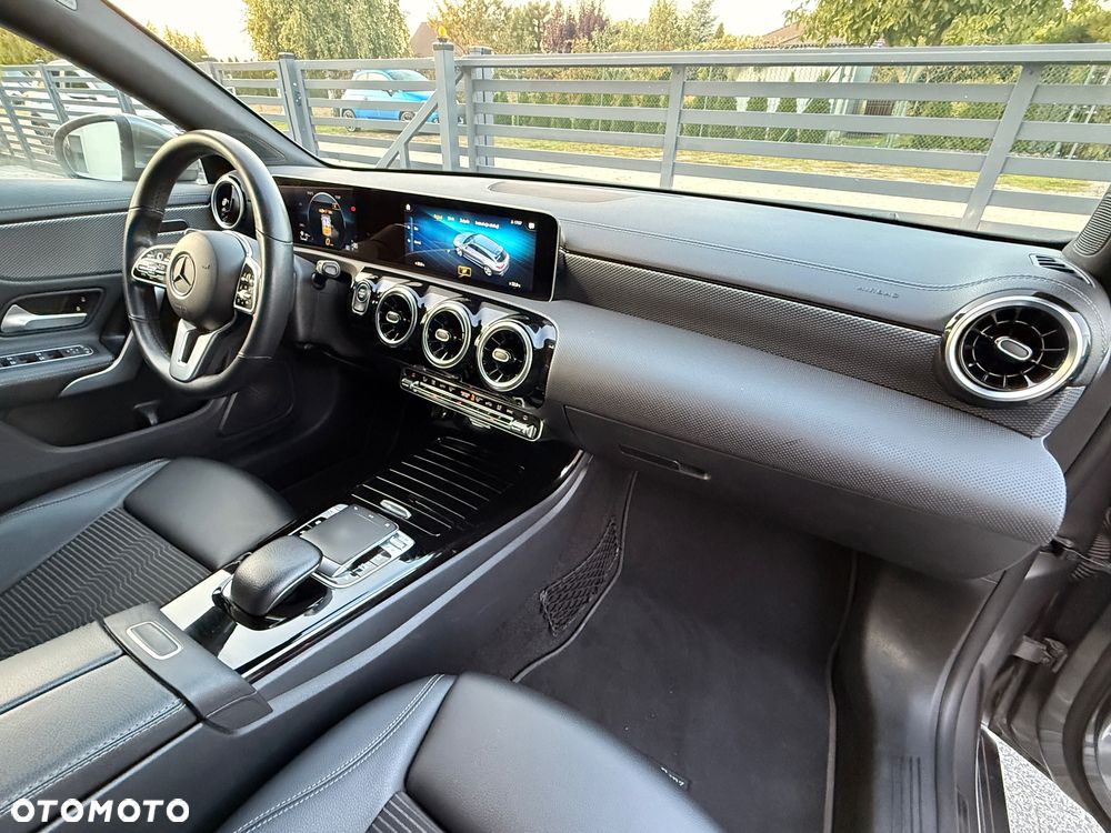 Mercedes-Benz CLA 220 d Progressive 8G-DCT - 26