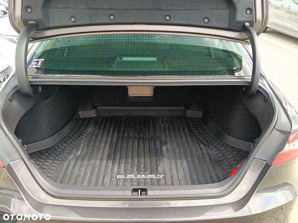 Toyota Camry 2.5 Hybrid Executive CVT - 16