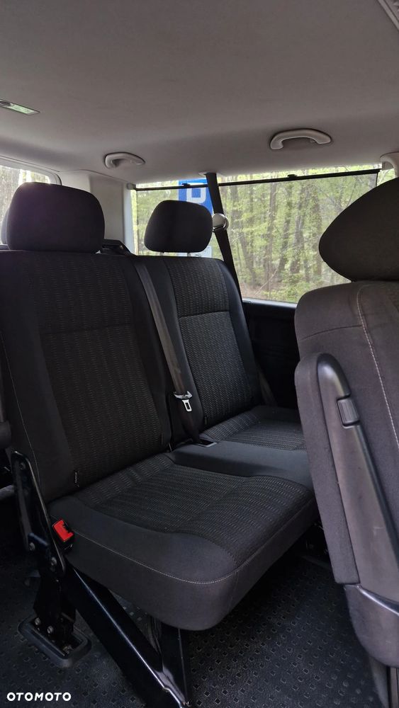 Volkswagen Caravelle - 9