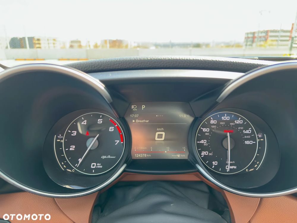 Alfa Romeo Giulia 2.0 Turbo Veloce - 6