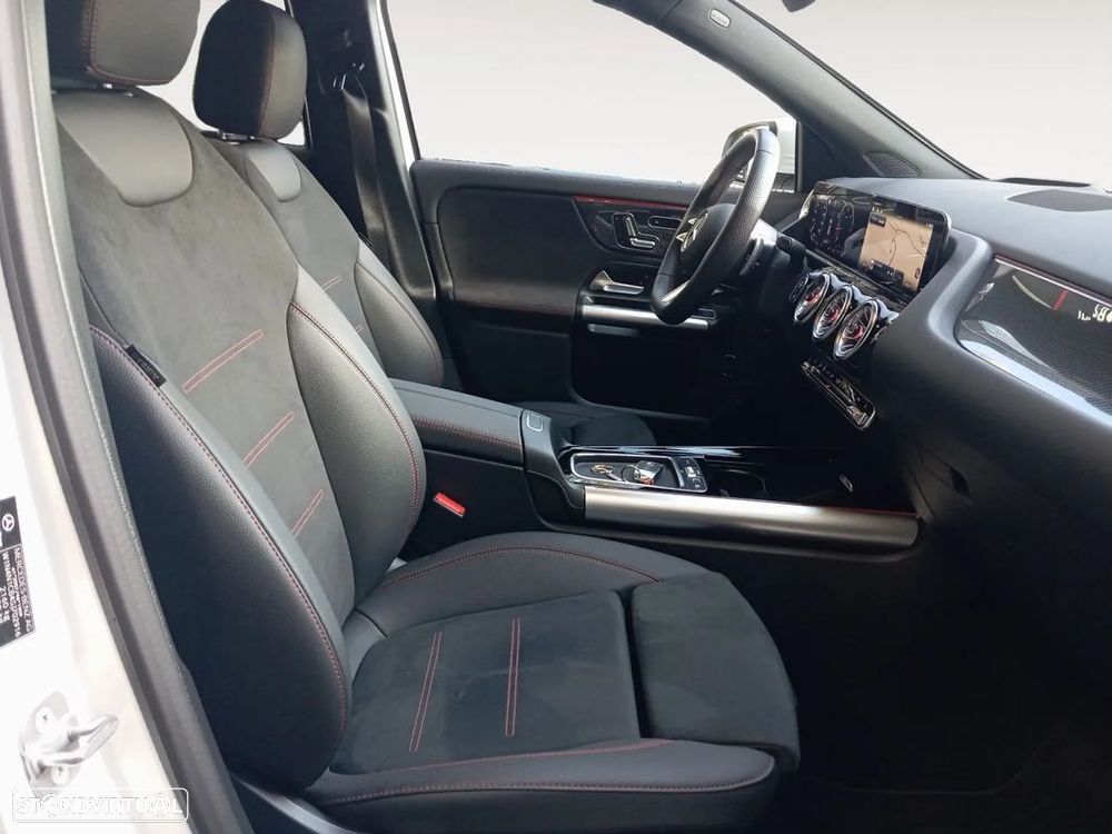 Mercedes-Benz GLA 200 d - 14