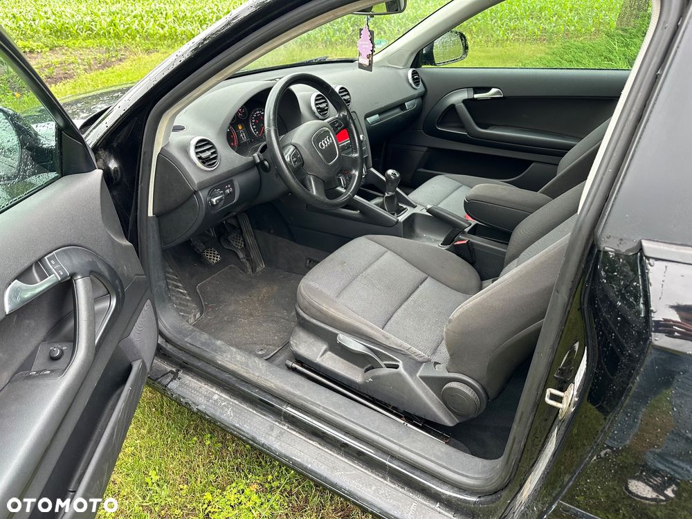 Audi A3 3-drzwiowe 1.6 Ambiente - 12