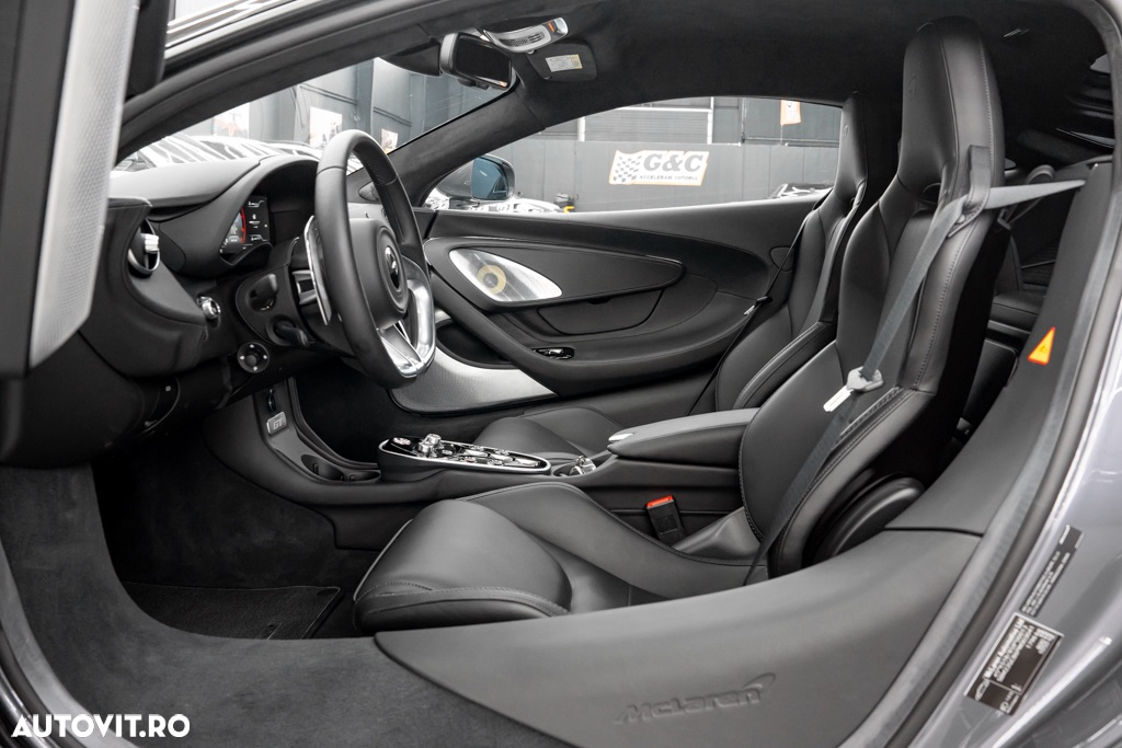 McLaren GT - 12