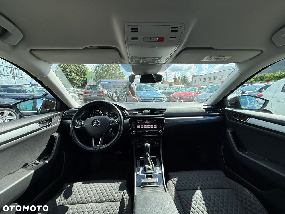 Skoda Superb 2.0 TDI Ambition DSG - 9