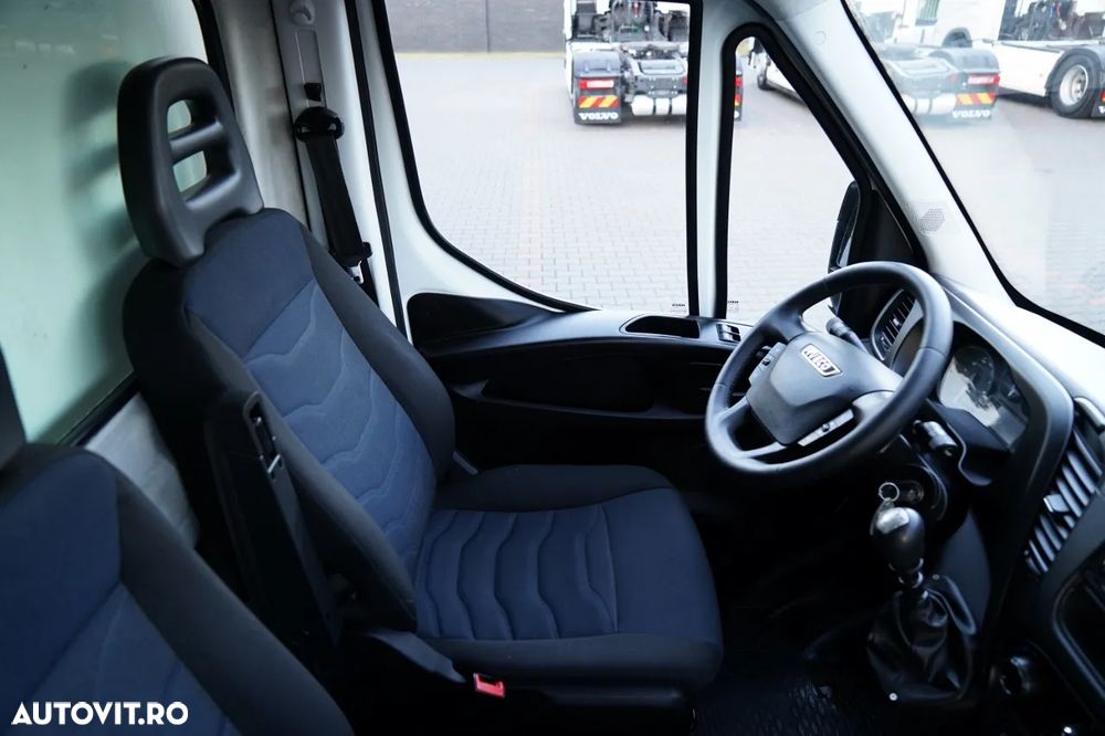 Iveco DAILY 35-140 / CONTAINER / DUBLU / MANUAL / ROLURI / MASĂ NETĂ: 3500 KG / 2017 - 26
