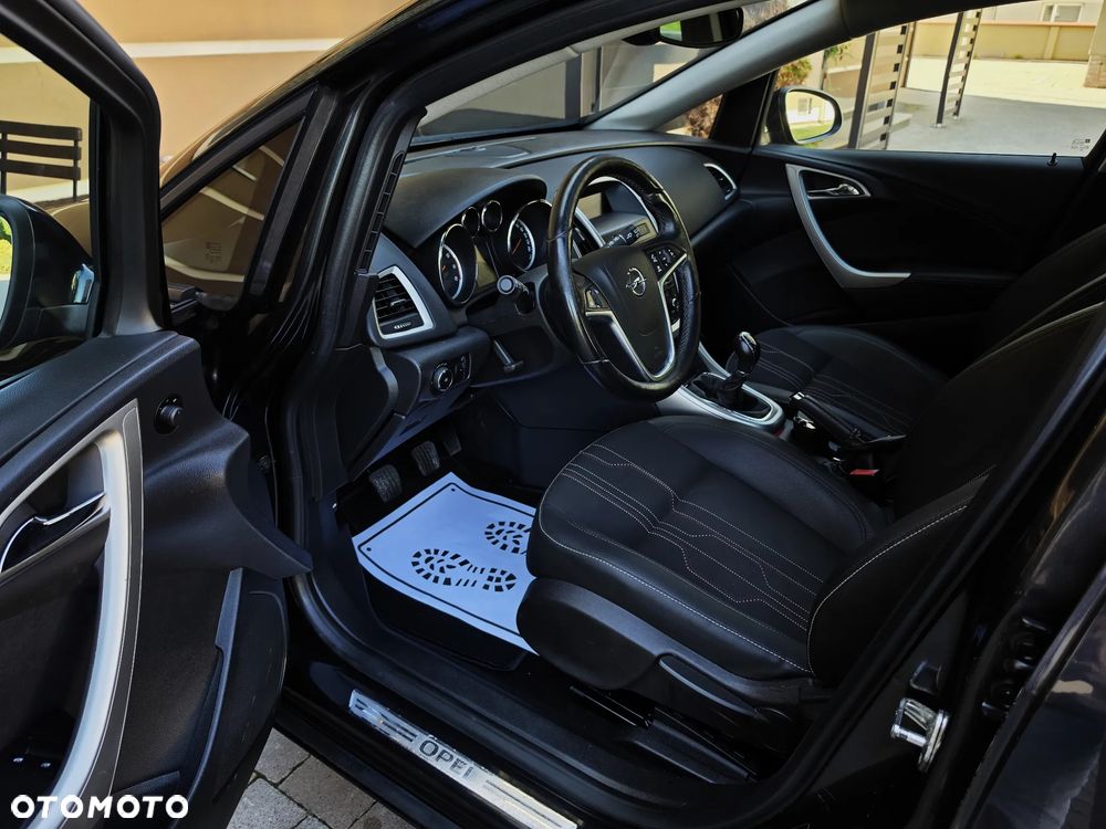 Opel Astra 1.6 Turbo 150 Jahre - 37