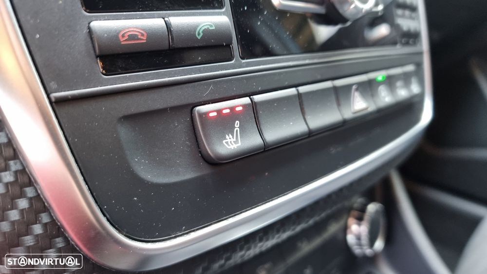 Mercedes-Benz A 180 d AMG Line - 14