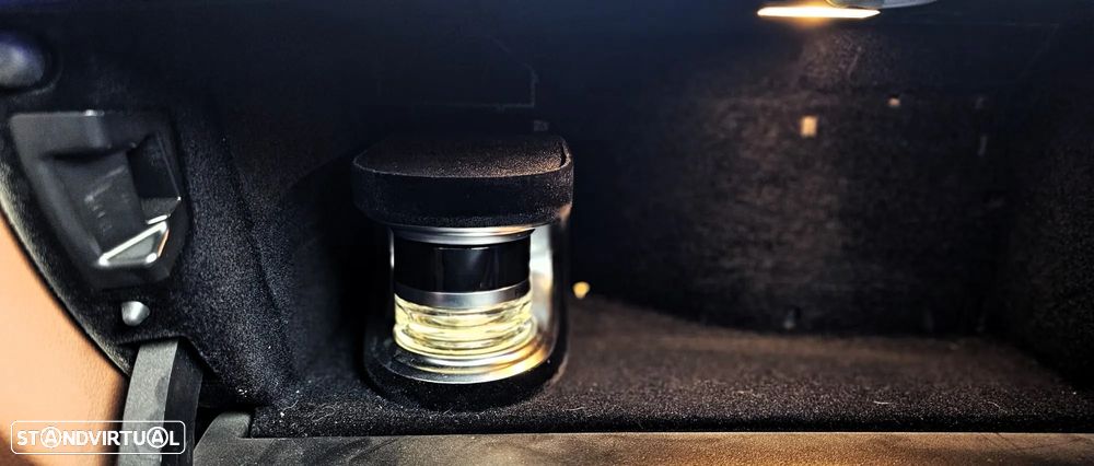 Mercedes-Benz E 220 d AMG Line - 16