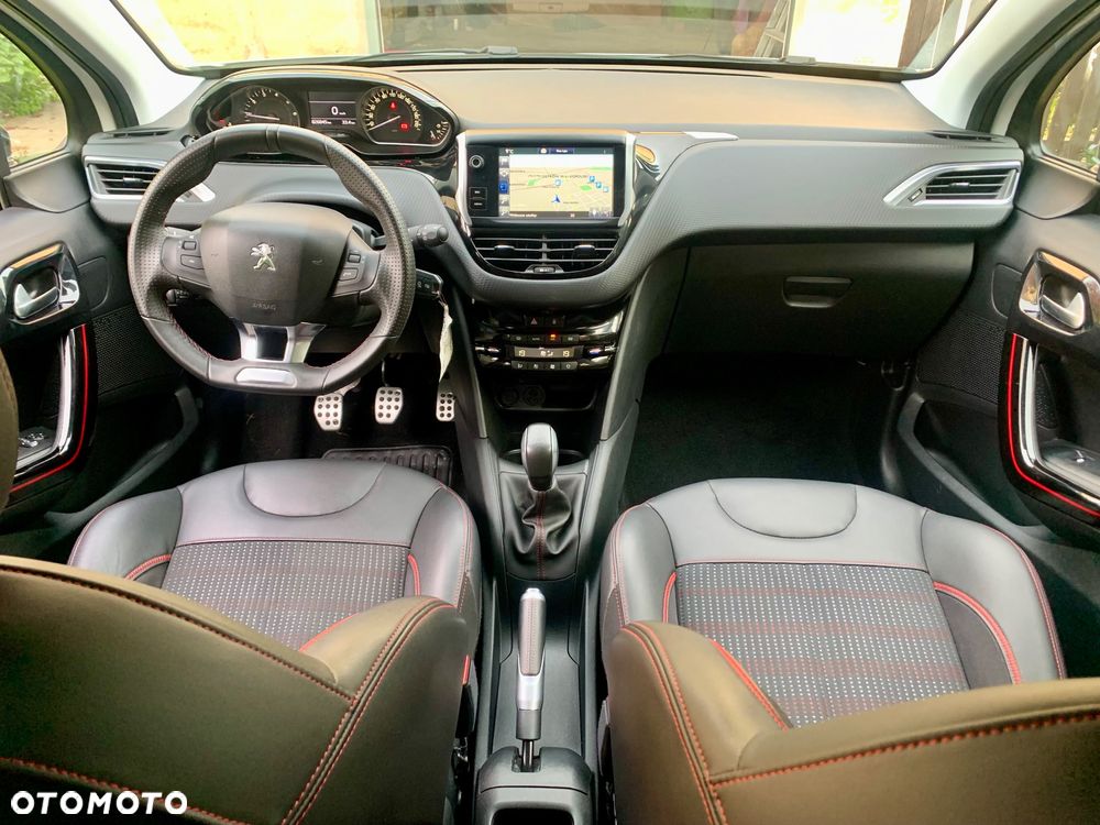 Peugeot 208 PureTech 110 Stop & Start Allure - 11