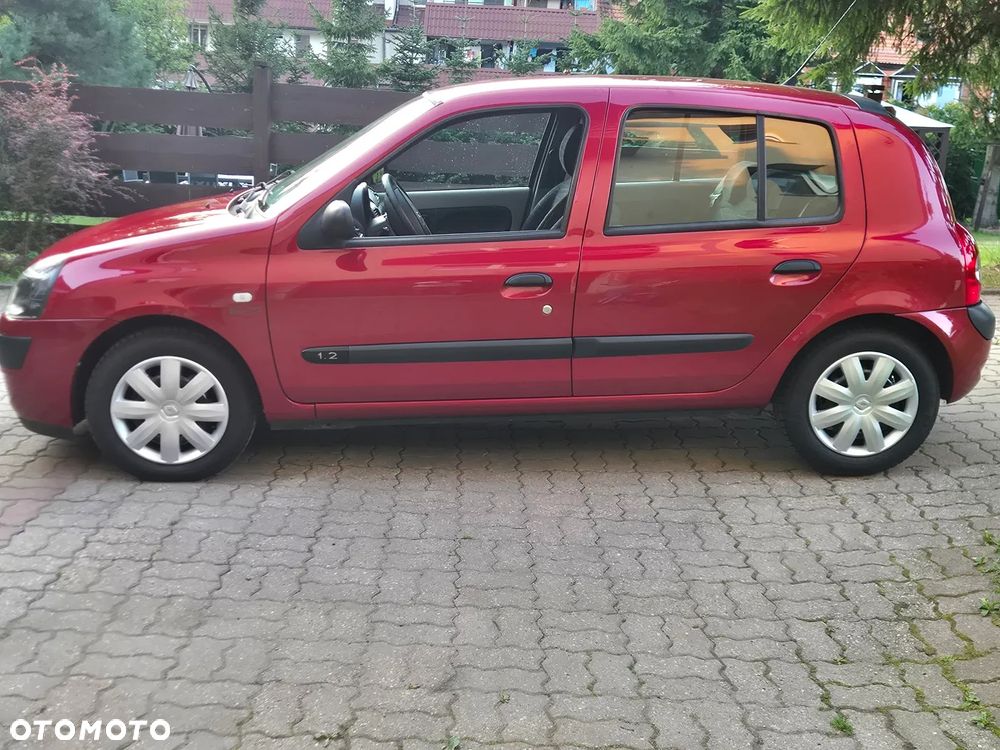 Renault Clio - 8