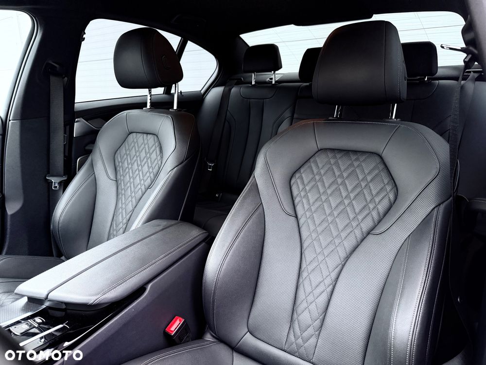 BMW Seria 5 530d mHEV M Sport sport - 26