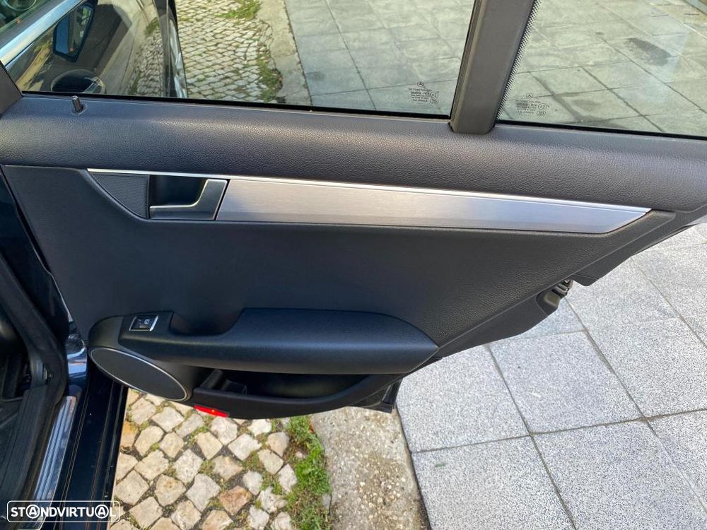 Mercedes-Benz C 220 Station CDI DPF Auto BlueEFFICIENCY Avantgarde - 28