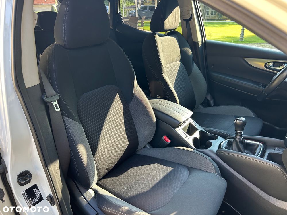 Nissan Qashqai 1.3 DIG-T AKARI - 20