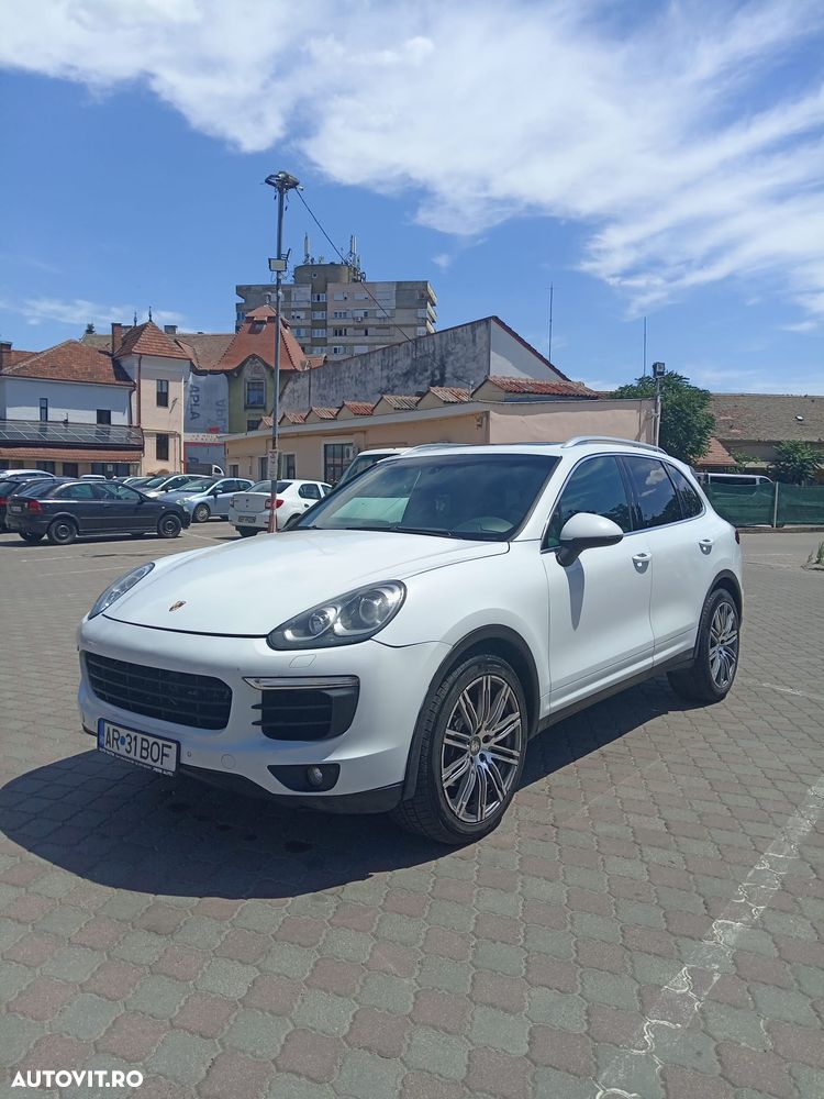 Porsche Cayenne - 1