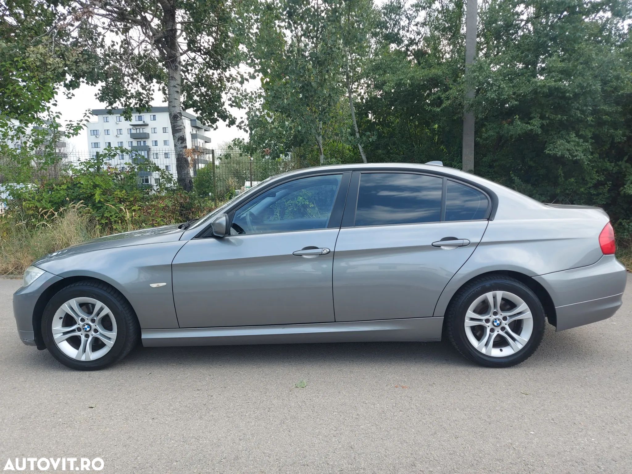 BMW Seria 3 318d DPF Edition Exclusive - 1