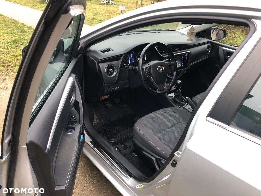 Toyota Corolla 1.6 Comfort - 5