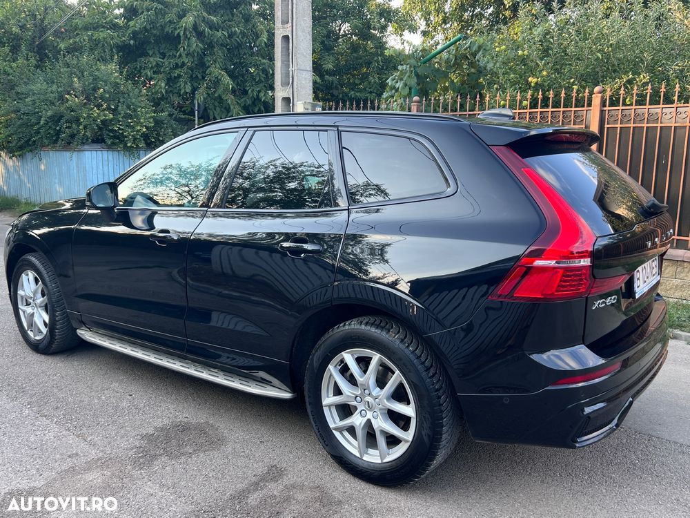 Volvo XC 60 B4 MHEV AT AWD Ultimate Dark - 11