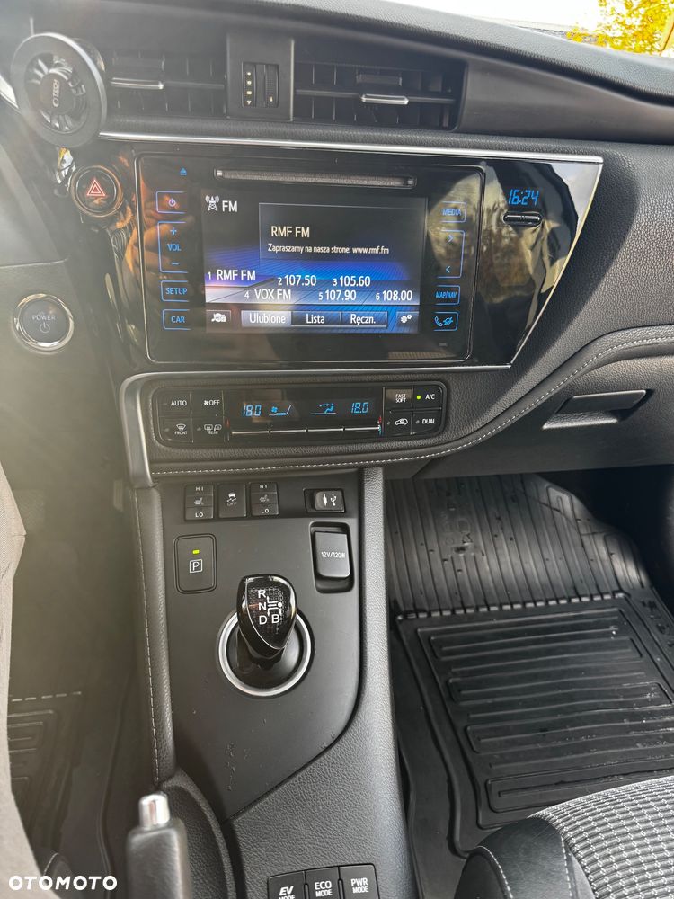 Toyota Auris - 25