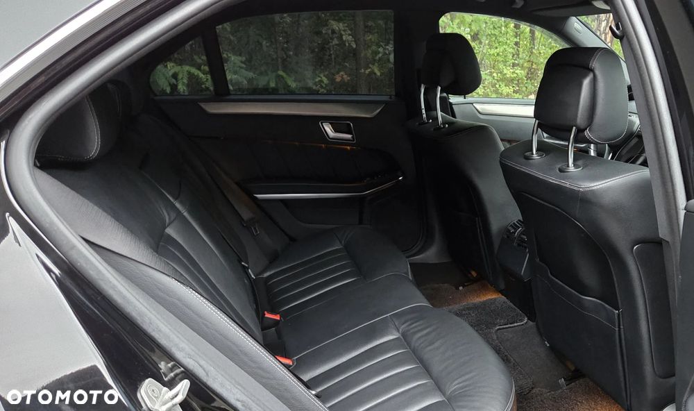 Mercedes-Benz Klasa E 300 4-Matic Avantgarde - 38