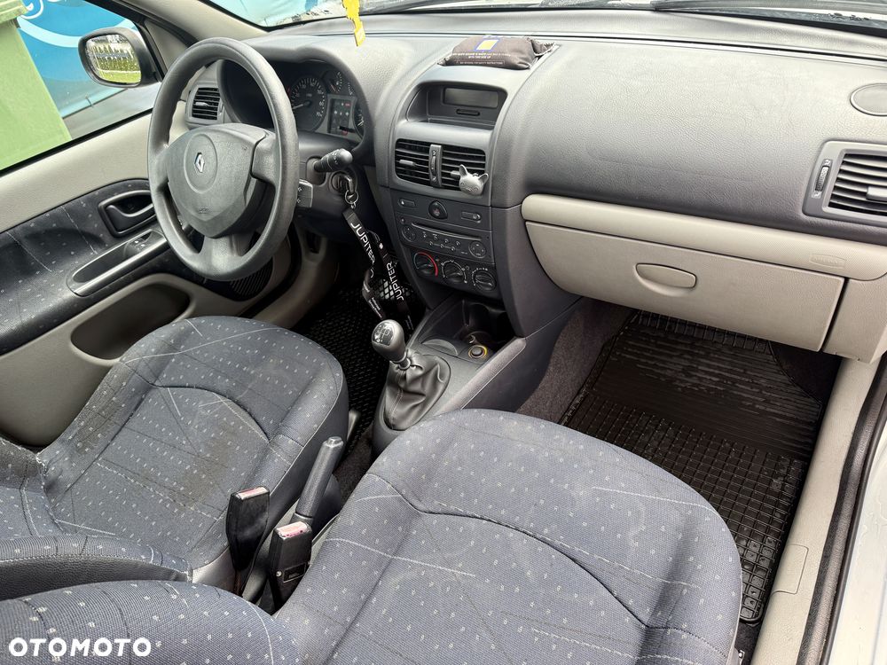 Renault Clio - 7