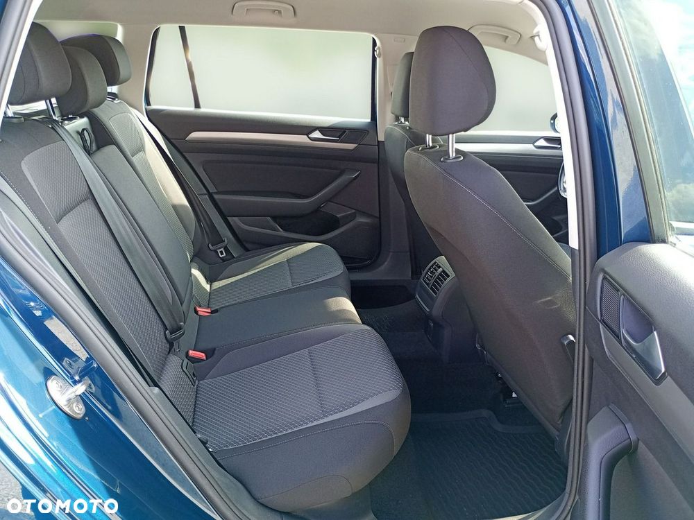 Volkswagen Passat Variant 2.0 TDI EVO Essence - 31