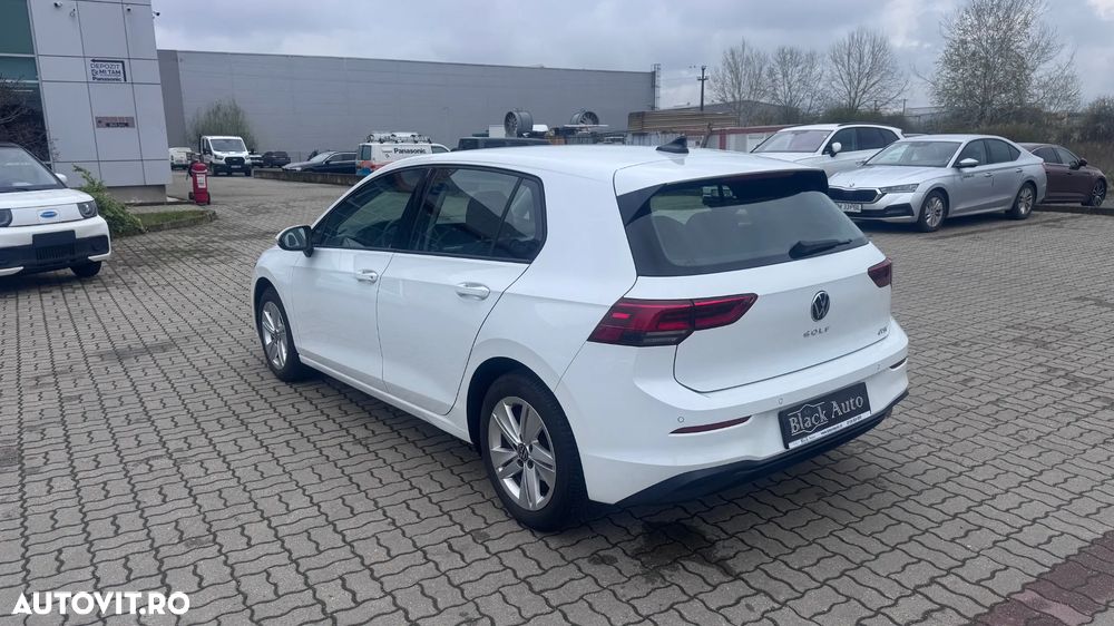 VOLKSWAGEN Golf 2023 — imagine 3