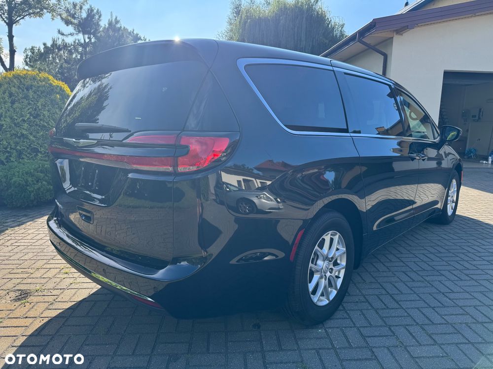 Chrysler Pacifica - 19