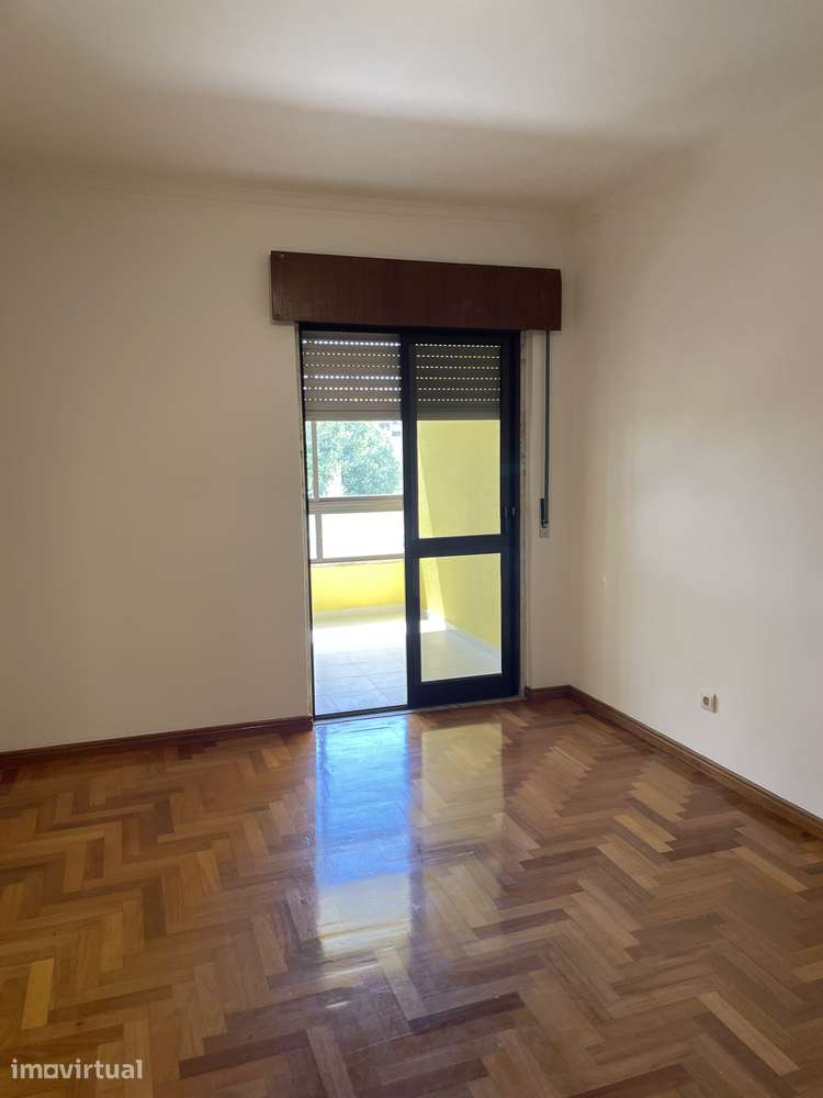 Apartamento T2 com varanda em Carcavelos - Grande imagem: 5/13