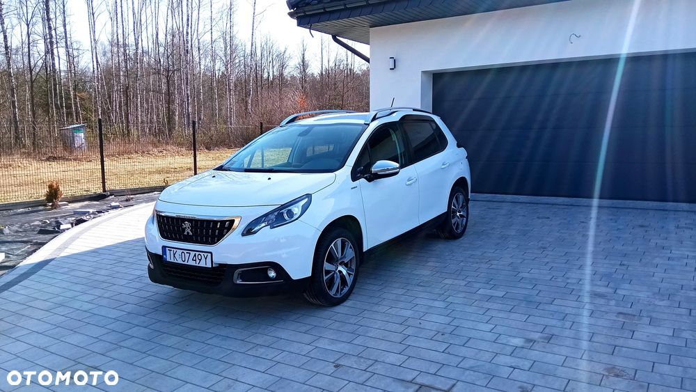 Peugeot 2008 1.2 Pure Tech Style - 1