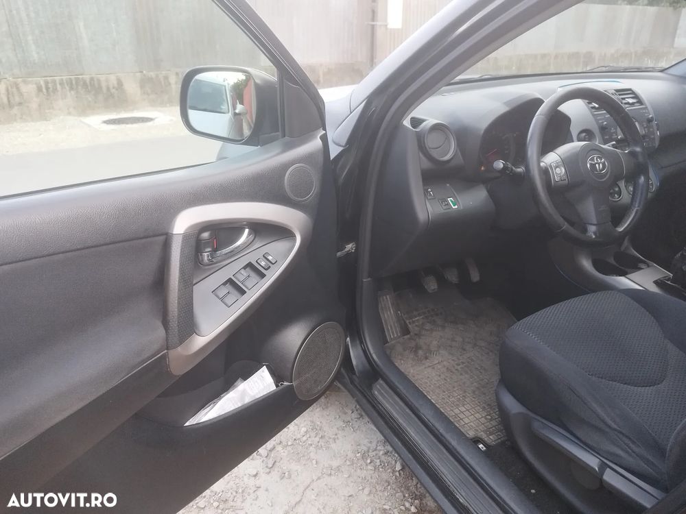 Toyota RAV4 2.2 D-4D Confort - 10
