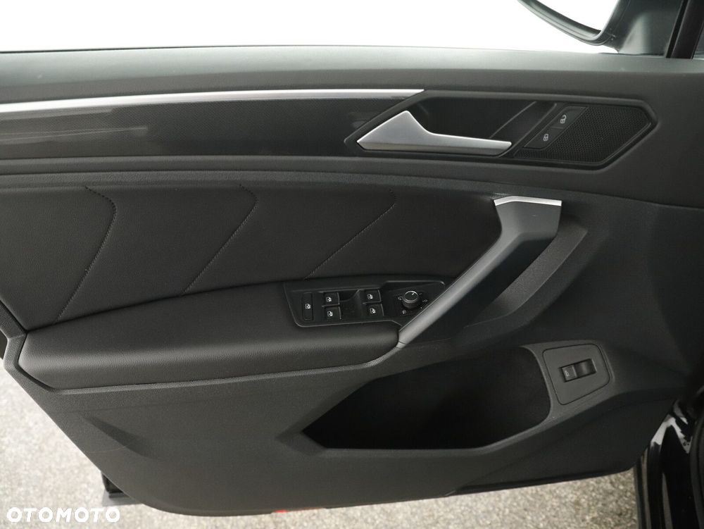 Volkswagen Tiguan 2.0 TSI 4Mot Elegance DSG - 23