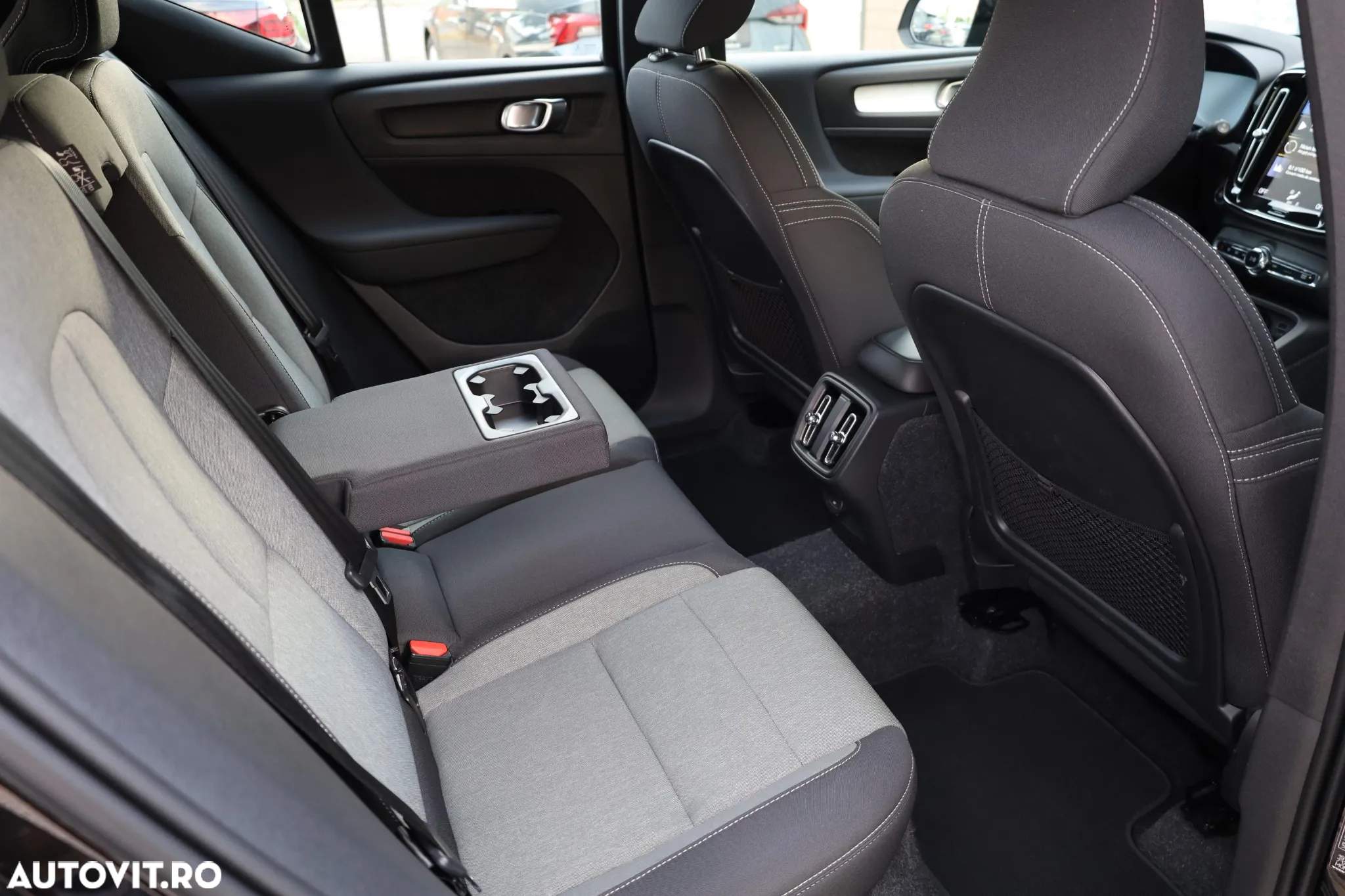 Volvo XC 40 T2 AT8 Momentum - 14