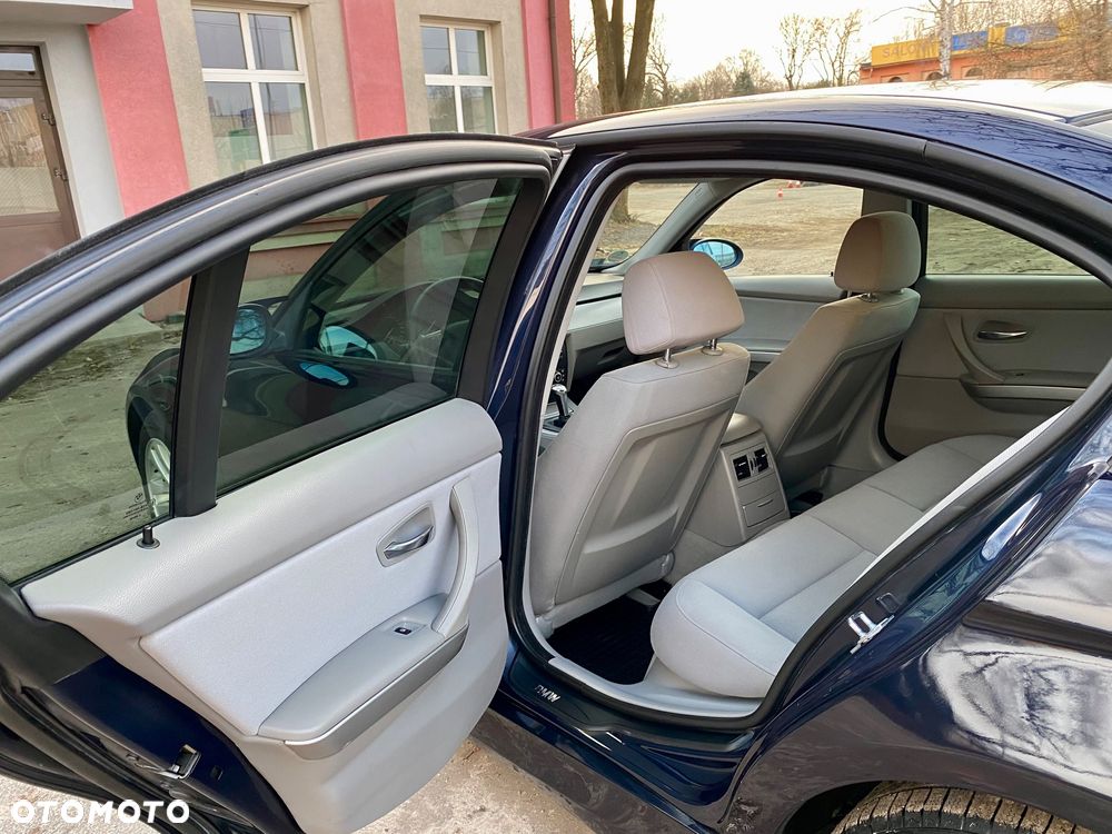 BMW Seria 3 320d - 22