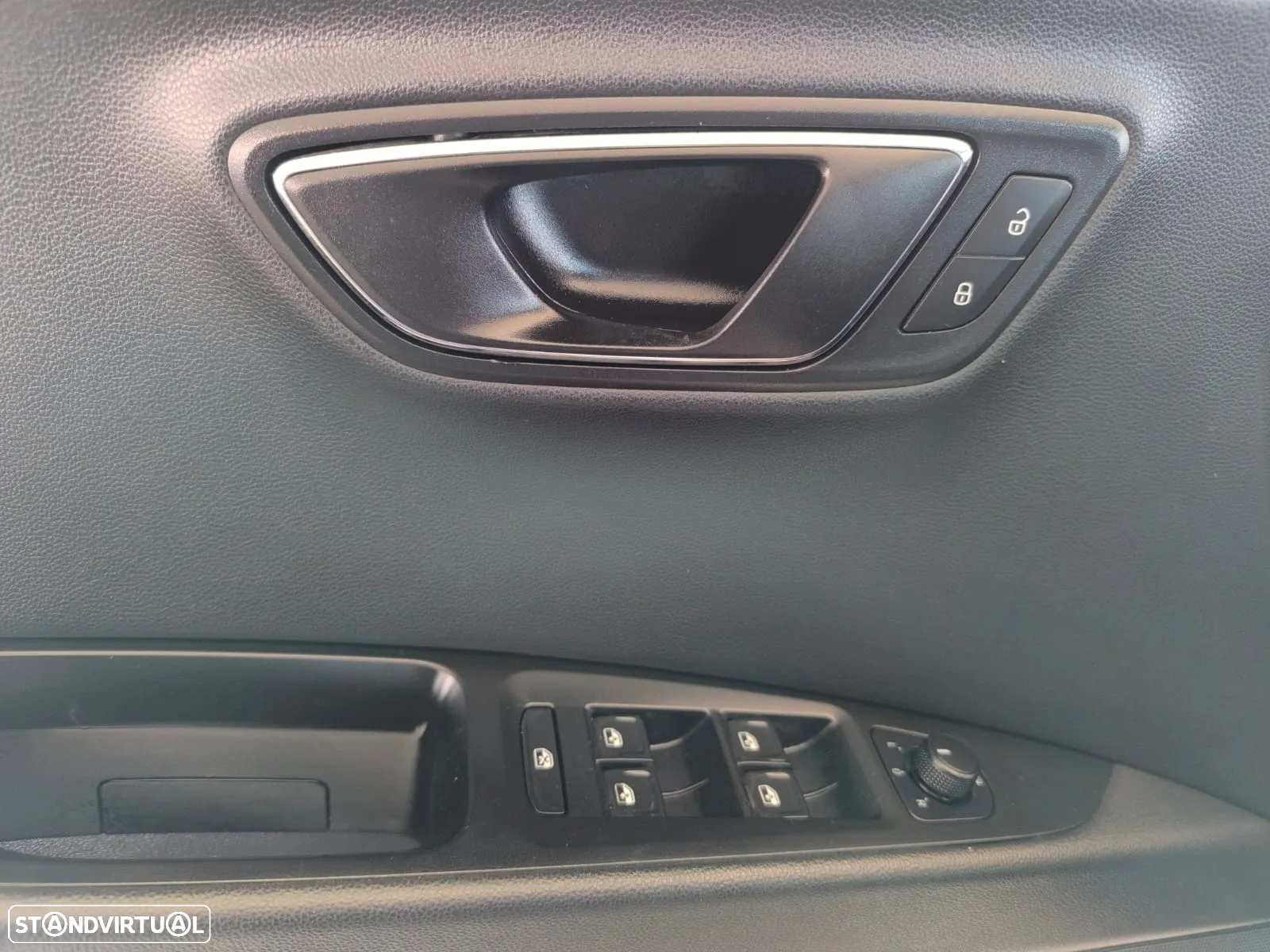 SEAT Leon 1.6 TDI S&S CONNECT - 18