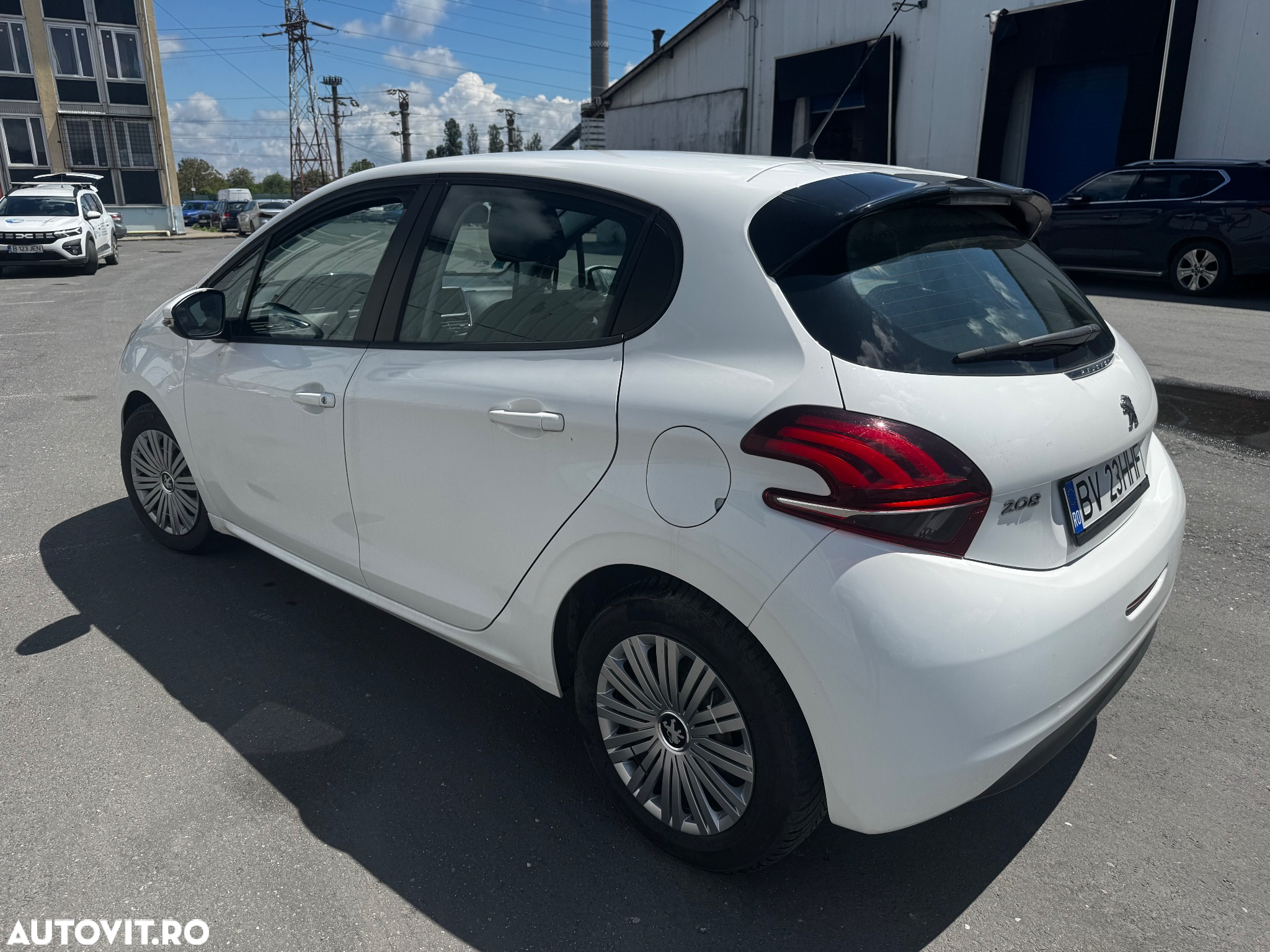 Peugeot 208 1.2 L PureTech ETG Active - 11