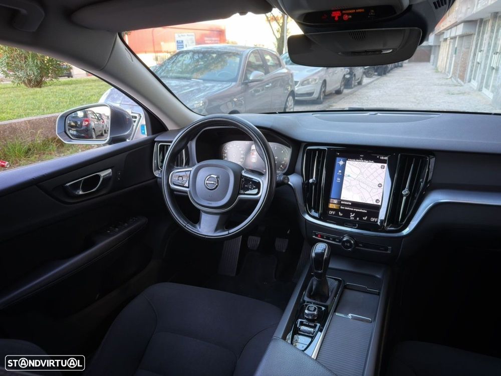 Volvo V60 2.0 D3 Momentum - 17