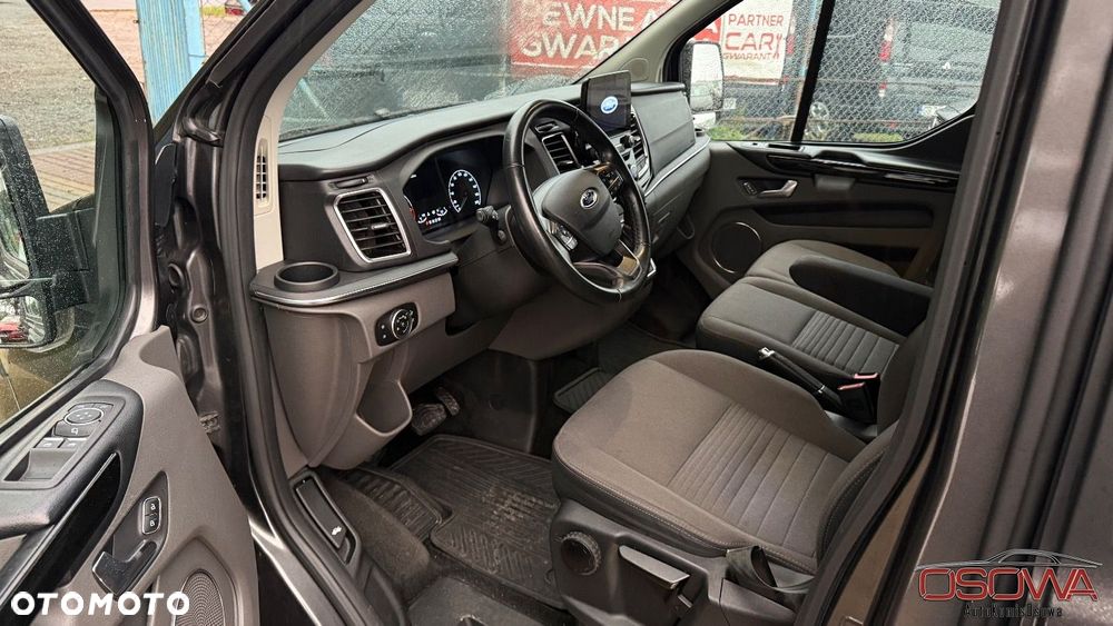 Ford Tourneo Custom - 15