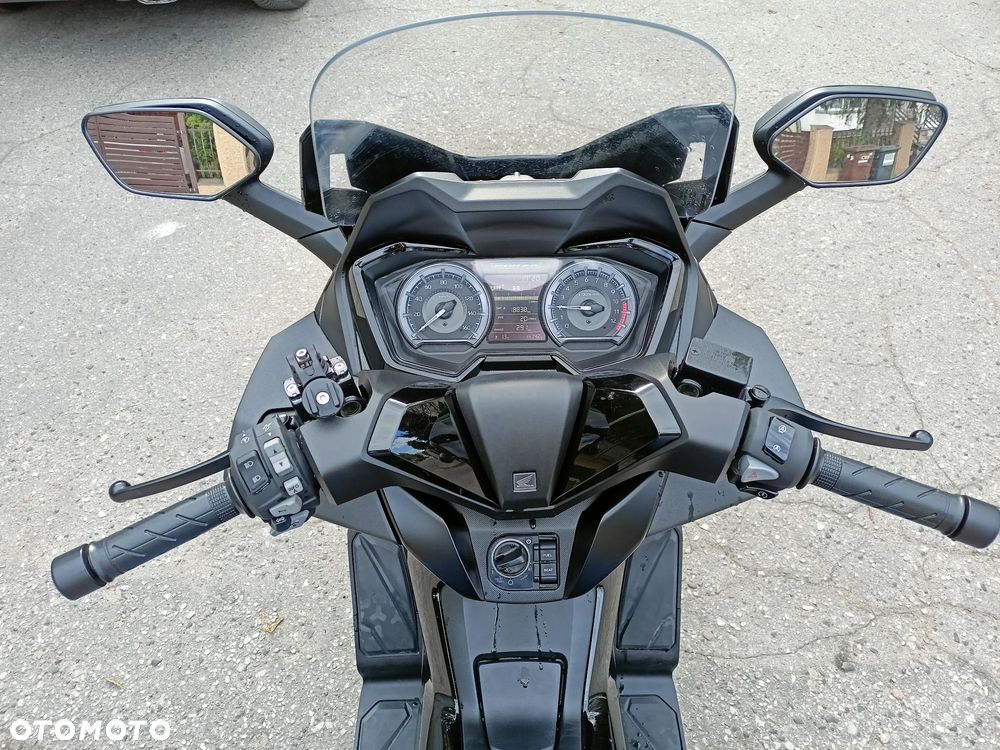 Honda NSS - 11