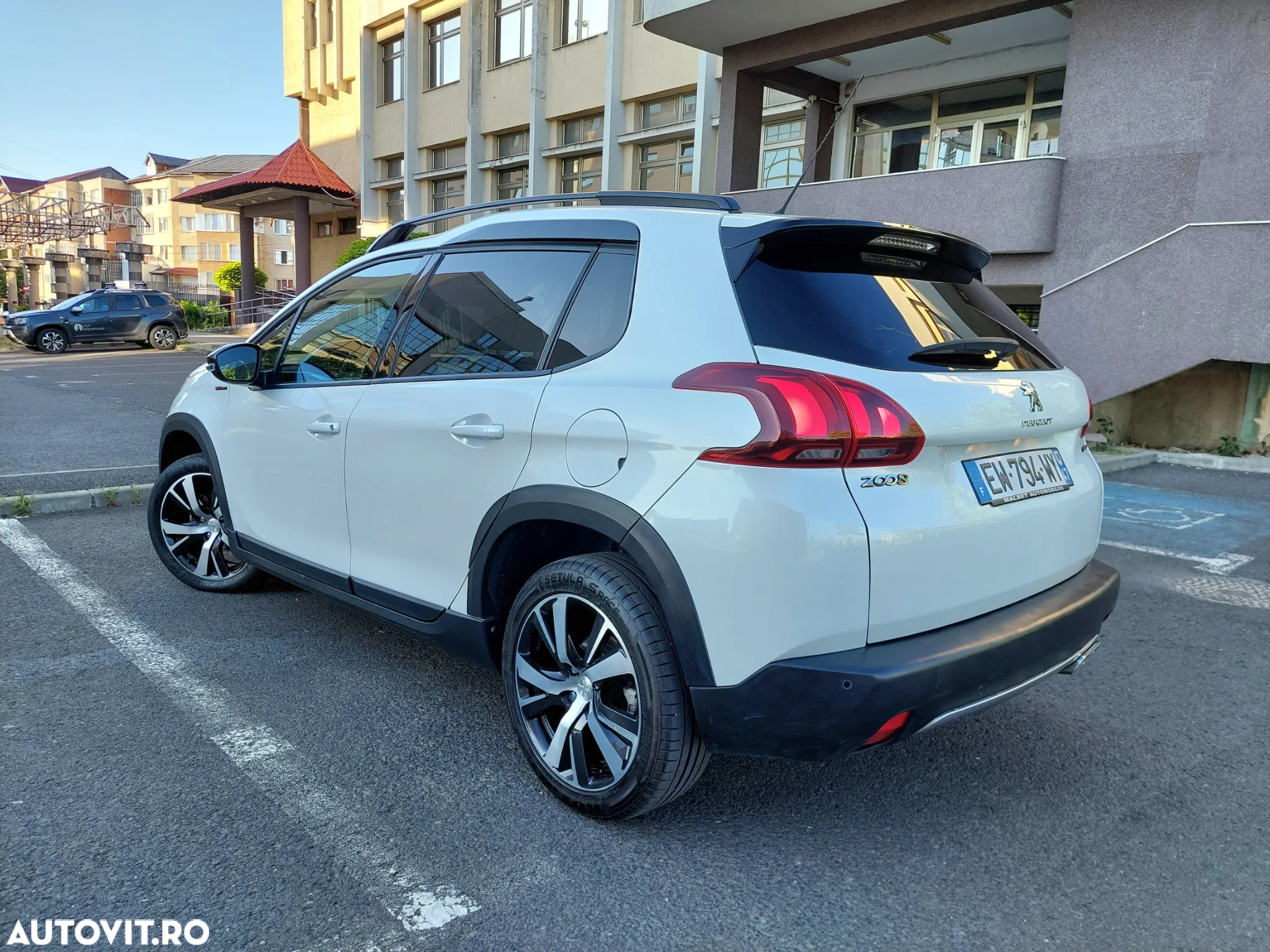 Peugeot 2008 1.6 BlueHDi FAP GT-Line - 4