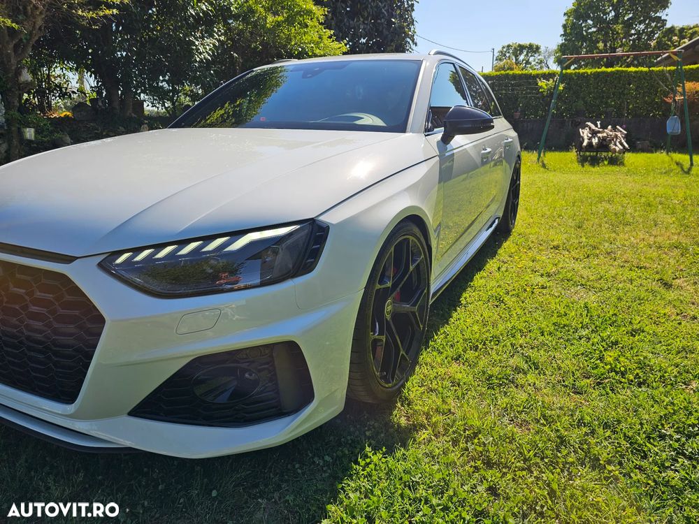 Audi RS4 Avant - 6