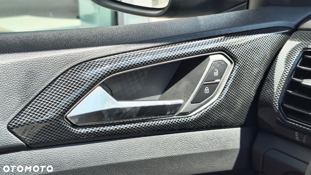 Volkswagen T-Cross - 10
